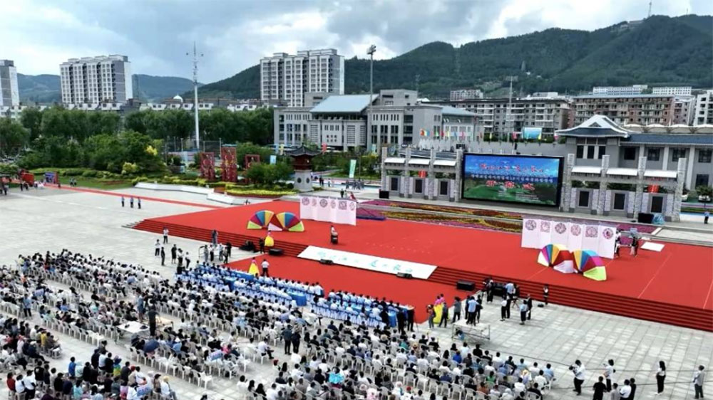 吉林：長(zhǎng)白朝鮮族自治縣第十五屆民俗文化旅游節(jié)開(kāi)幕，實(shí)現(xiàn)全域旅游產(chǎn)業(yè)高質(zhì)量發(fā)展！