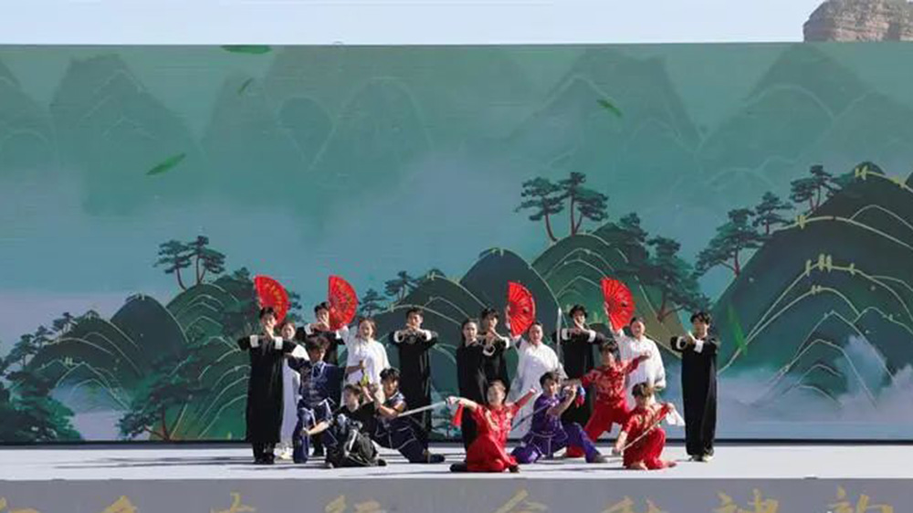 2024太行山文化旅游歡樂季現(xiàn)場(chǎng)表演.jpg